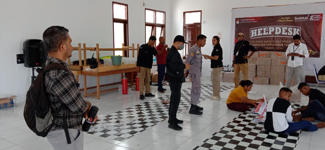 Pengawasan dipantau langsung oleh Ketua dan Anggota Bawaslu Kabupaten Kepulauan Tanimbar